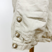 Load image into Gallery viewer, Chanel Spring 2010 RTW Beige Linen Capris Pants Small
