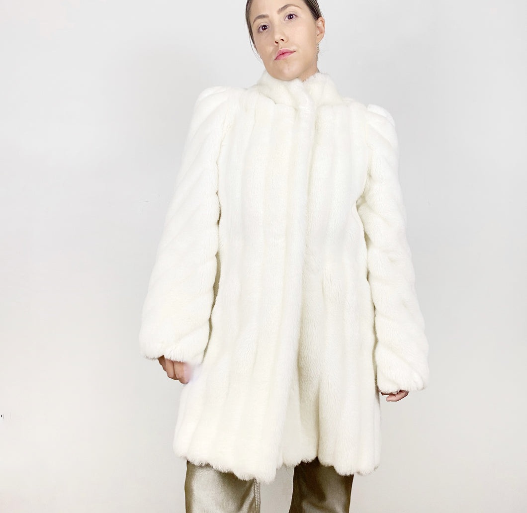 80s 90s White Faux Fur Coat Medium